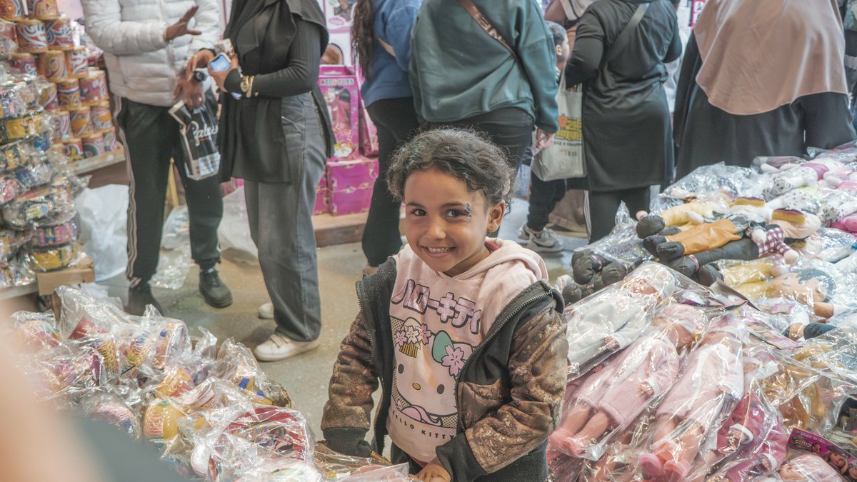 Zeinobia's tweet photo. Kodak Agfa presents: Cairo’s Al-Sayeda Zeinab Ramadan Bazaar 2026 in #Photos #ThisisEgypt #RealEgypt #SonyAlpha #MENA #Africa
من سوق #رمضان فى السيدة زينب لعام 2026 فى #القاهرة العامرة #فوتوجرافيا_مصر
https://t.co/lpHf1VbLb5 https://t.co/37IoQcmA6O