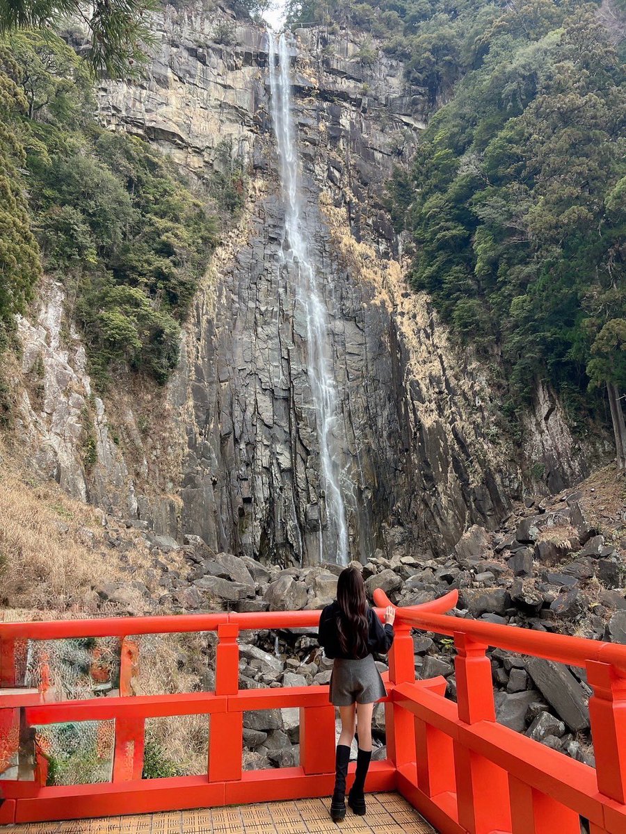 Uchan4015's tweet photo. 那智の滝⛩ https://t.co/wETnJYzxQz