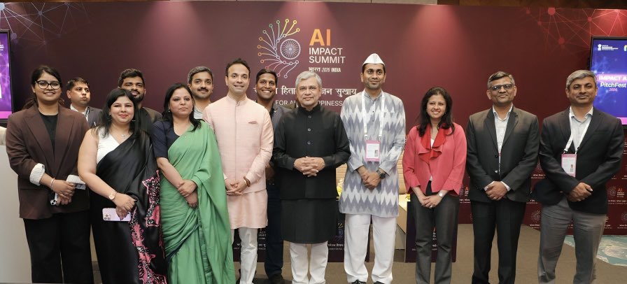 ecoservedev's tweet photo. We 📝 an MoU with @gramiq_ai at @OfficialINDIAai #Summit for enabling #Ai4Good to empower #farmers. Gram iq was felicitated by Sh. @AshwiniVaishnaw as they paved their way in top 10 out of 4000 entries in #ai for #social good. https://t.co/abyqJSxhdl