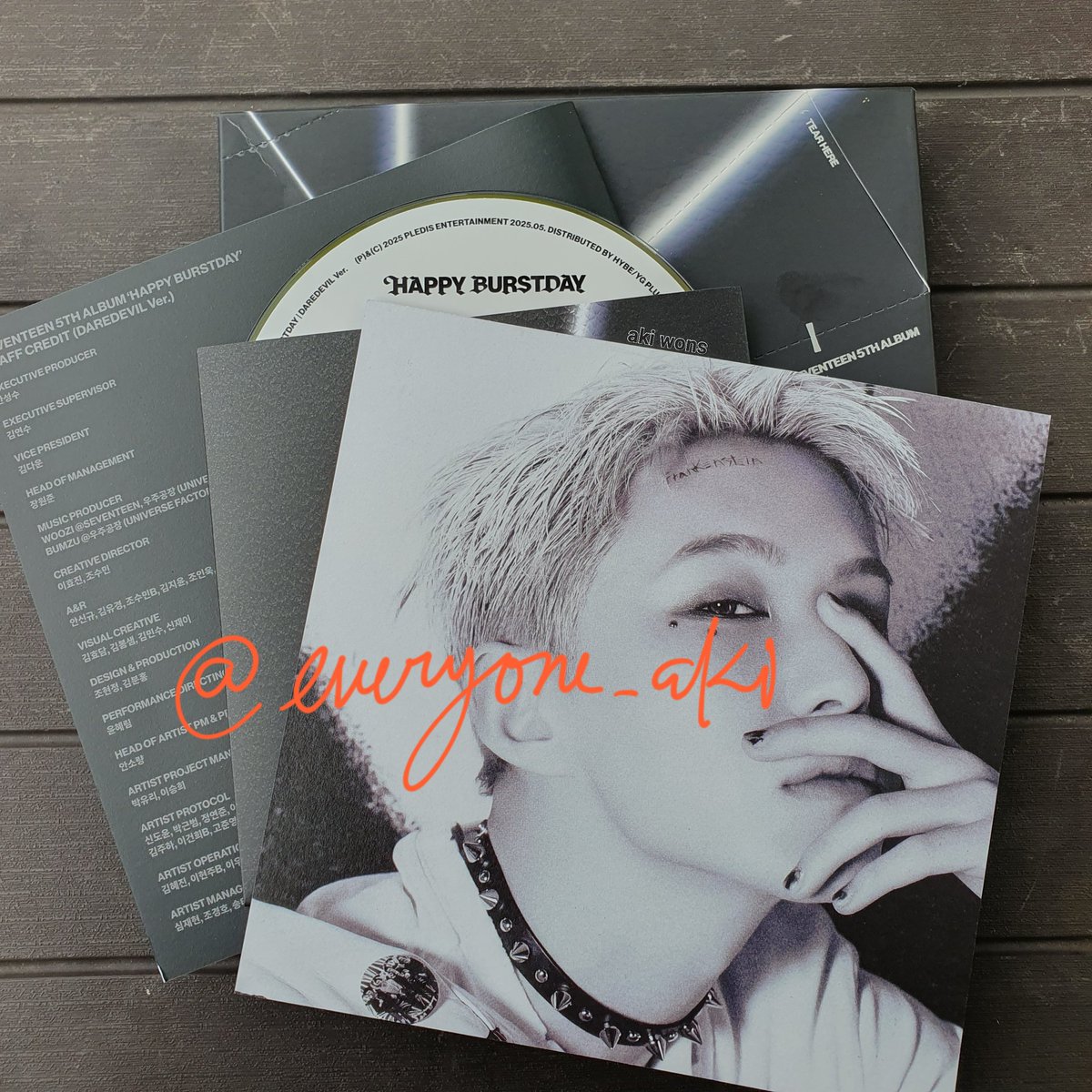 everyone_aki's tweet photo. WTS/LFB
Unsealed Daredevil Ver. (HOSHI)
🔸₱250 - (200 payo) 

Inclusions:
✅ Complete NRPC'S
✅ Outbox
✅ CD-R &amp; CD Envelope 
✅ Lyric Book
✅ Postcard
✅ Binder
❌ RPC's https://t.co/oh15iLenkE