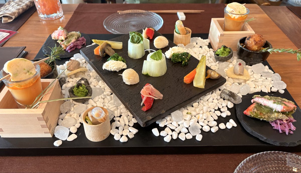 スイーツもお肉も美味しかった😋
明日からも頑張る‼︎
#倉敷アフタヌーンティー 
#倉敷スイーツ日和
#72cafe