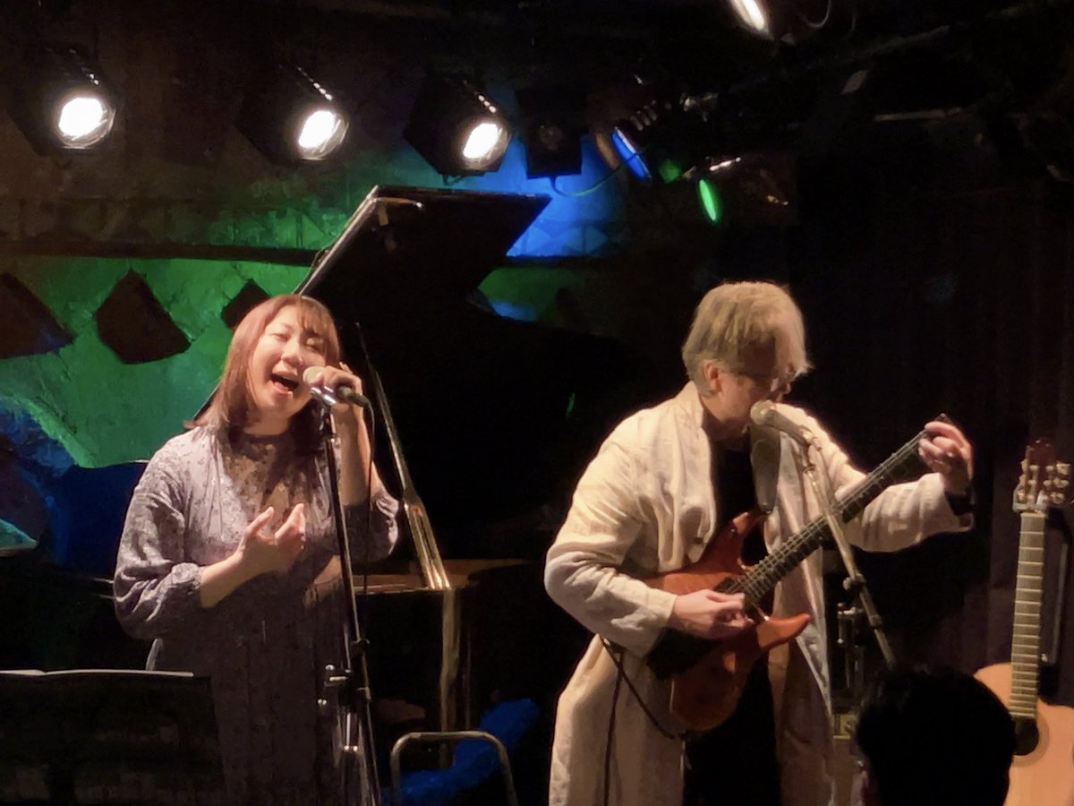 aotn0322's tweet photo. 2026.2.22（日）吉祥寺　曼荼羅

Schellenさん🎤🎸

初めましてです🔰
keikaさん@keika_voと藤森あつしさん@atuyan_Schellenのユニット🎤🎸

マイナスイオンが漂ってくるような、落ち着いた時間でした😌

#Schellen https://t.co/46OOXmQBqW