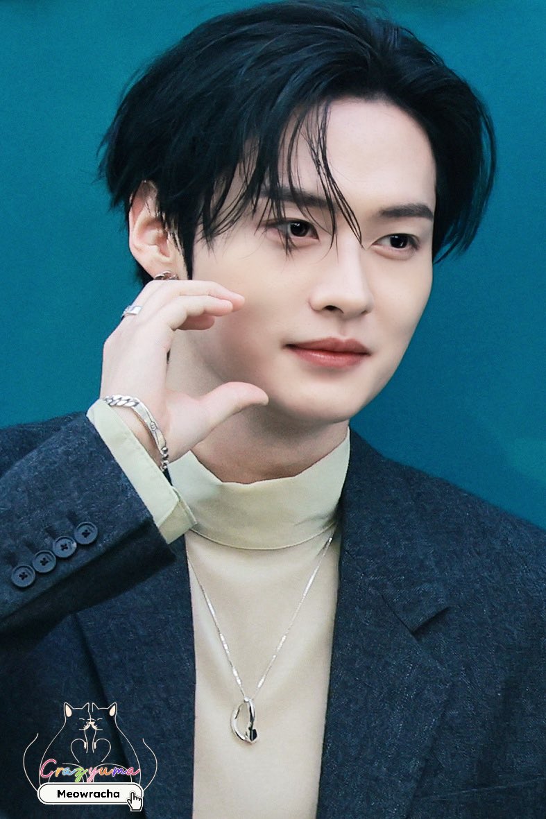 Stayuma_meow's tweet image. 20250902 GUCCI OSTERIA SEOUL

Leeknow  x Knowcci  2️⃣

#리노 #leeknow #リノ #李旻浩
#스트레이키즈 #스키즈 #straykids 

#GucciFW26xLeeKnow
#LeeKnowXGucciMFW