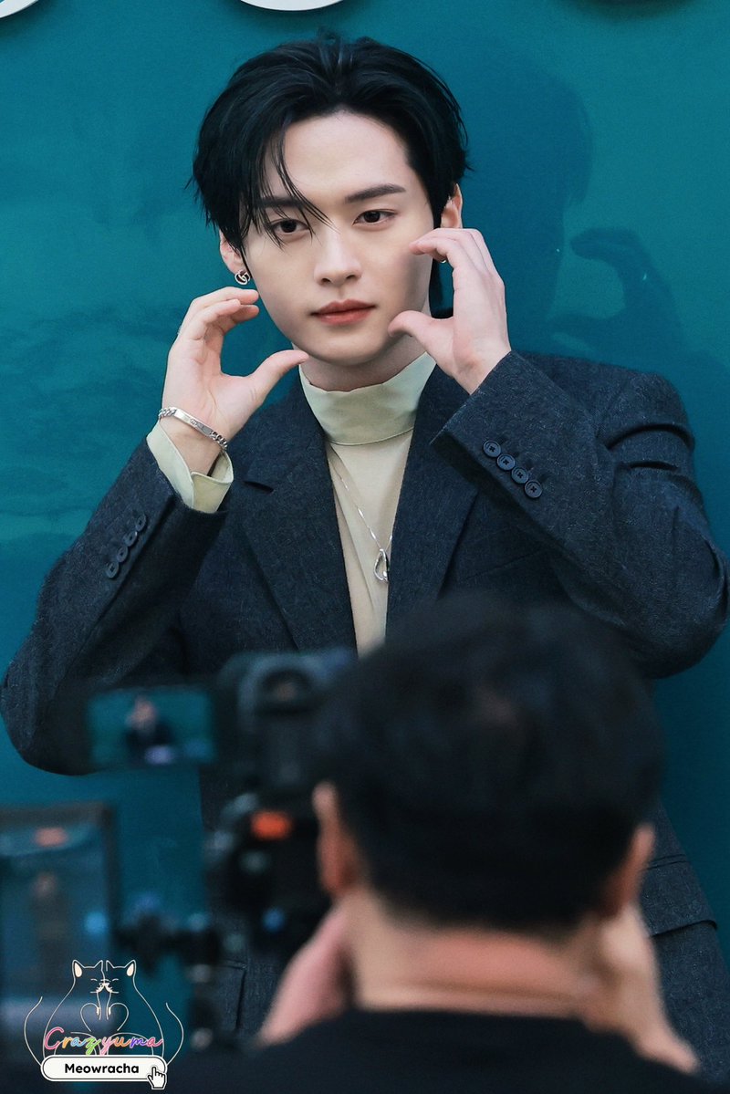 Stayuma_meow's tweet image. 20250902 GUCCI OSTERIA SEOUL

Leeknow  x Knowcci  2️⃣

#리노 #leeknow #リノ #李旻浩
#스트레이키즈 #스키즈 #straykids 

#GucciFW26xLeeKnow
#LeeKnowXGucciMFW