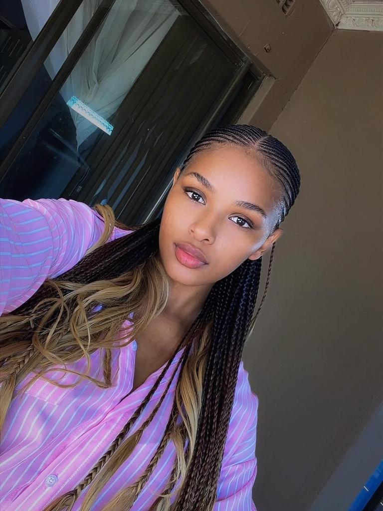 Sandile_Mbathar's tweet image. Sanibona 🙈🤍