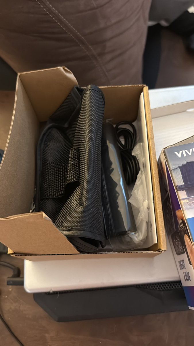 SudsMedia's tweet image. Hey @Walmart , you need to start hiring people who aren’t #inept at their job…we went to your Newington, CT store and purchased a camcorder and the camcorder wasn’t even in the box!  You need to teach your employees that when something is locked up, they need to actually check