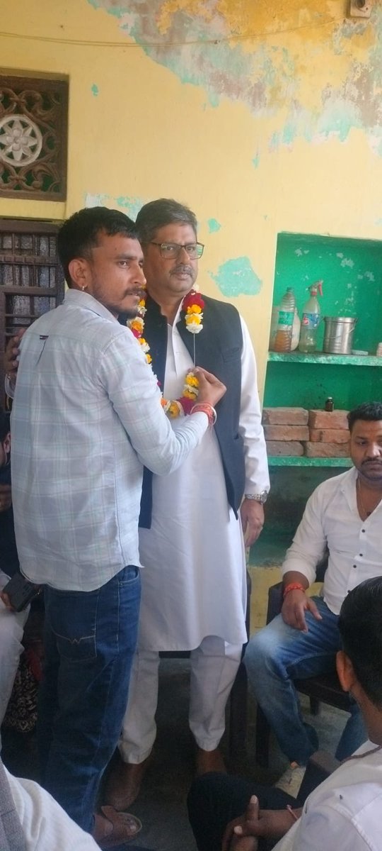 JanSanghParty's tweet photo. कार्यक्रम में स्वामी आनंद स्वरुप जी के सानिध्य में वर्त्तमान सरकार द्वारा पारित काला कानून वापसी और भविष्य में हिन्दुओं को विघटित करने वाली कोई भी योजना का पुरजोर विरोध किया जायेगा  जन संघ पार्टी जयेन्द्र सिंह @drrajshekhawat @kalisenachief 
#UGC_काला_कानून_वापस_लो https://t.co/fPRPmJoxLG