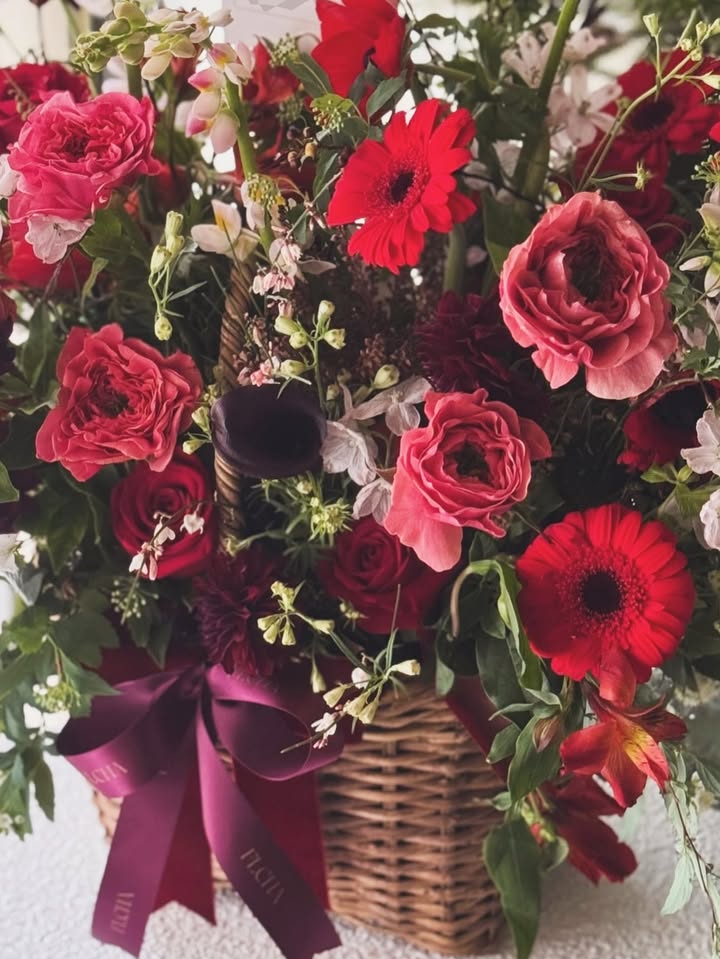 A bouquet for Suzy 

좋아하는 배우 수지님께 ♥️...
To my dearest actress, Suzy ♥️...
#Suzy #baesuzy #수지 #배수지