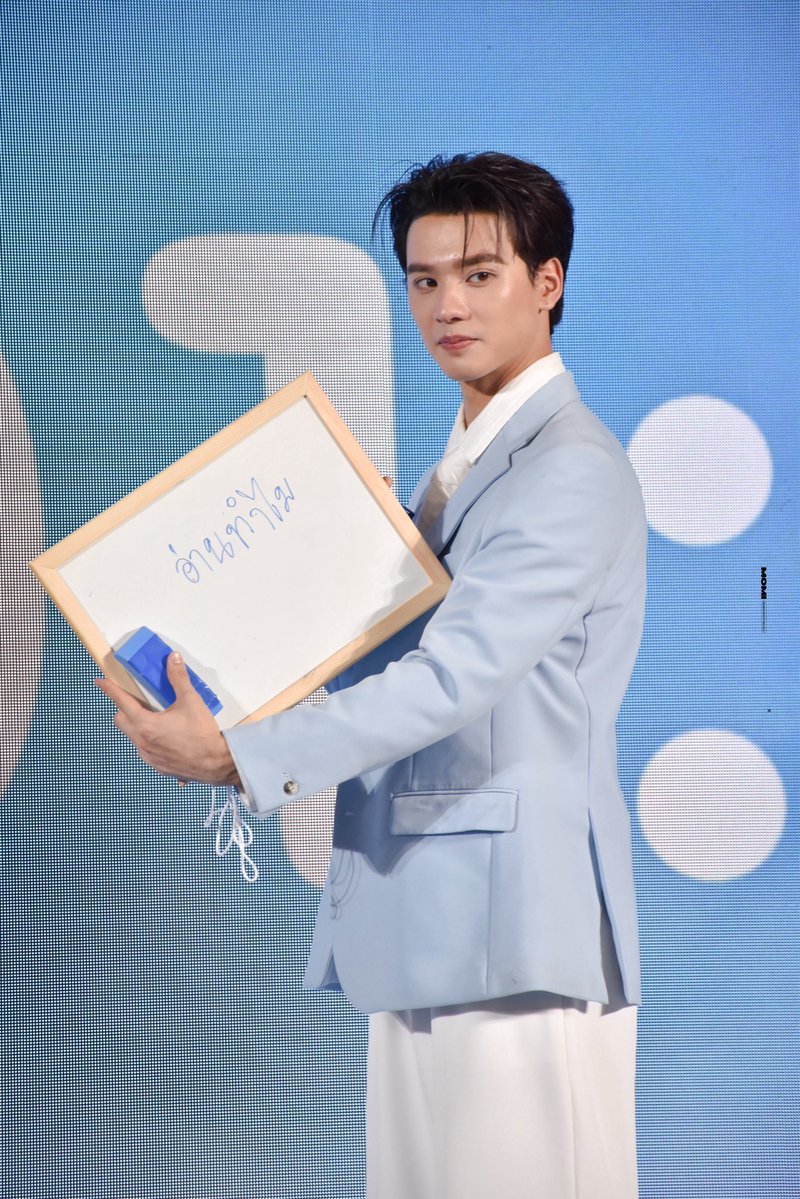 kinsomm's tweet image. ลุง : อ่านทำไม  
                                           หลาน : อ่านทำไมจ๊ะ

รู้เลยใครสอนมา55555555