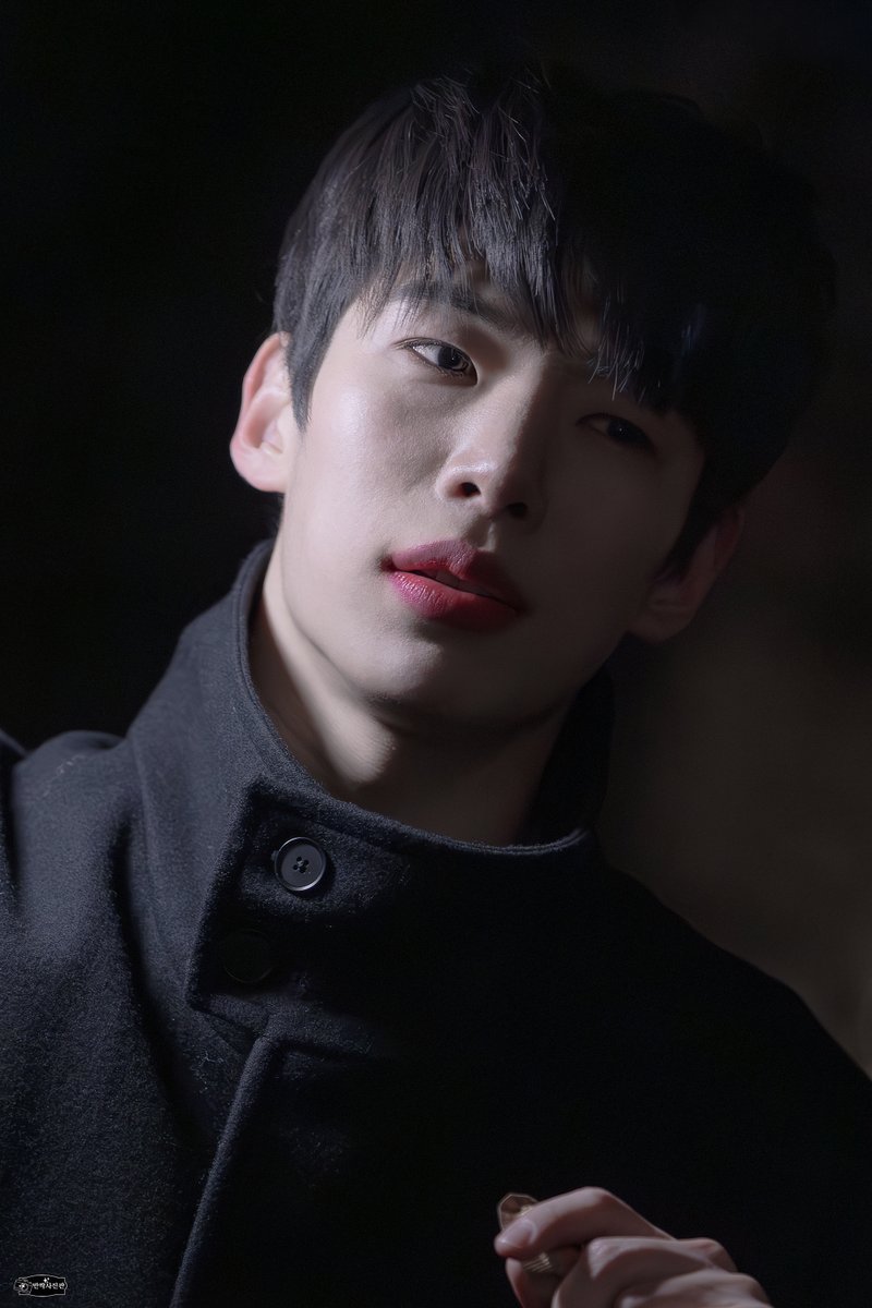 260222 뮤지컬 렌트 막공 후

난 너보다 훨씬 더 남자답고
네 여자친구보다 훨씬 더 섹시해
꺼져.

엔젤 :: #황순종 배우님