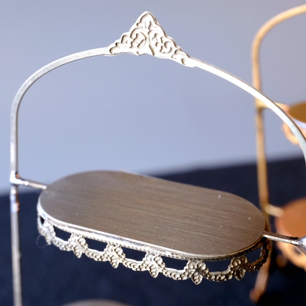 Upfarfield Dollhouse Salon tweet media