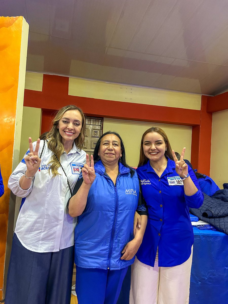MariaPastora_p's tweet photo. ✨ Compartimos un momento muy especial junto a nuestra senadora @AnaPaolaAgudelo y @_nathaliarodriguez candidata a la cámara por Nariño, donde los miraístas nos reunimos para fortalecer el trabajo que venimos construyendo en equipo.

#partidomira
#AvanzamosJuntos
#NariñoDecide https://t.co/8CXRXwL93o