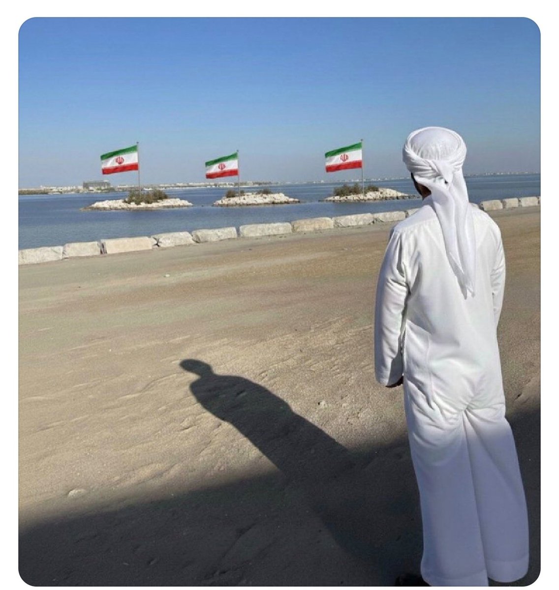 المجد للبندقية tweet media