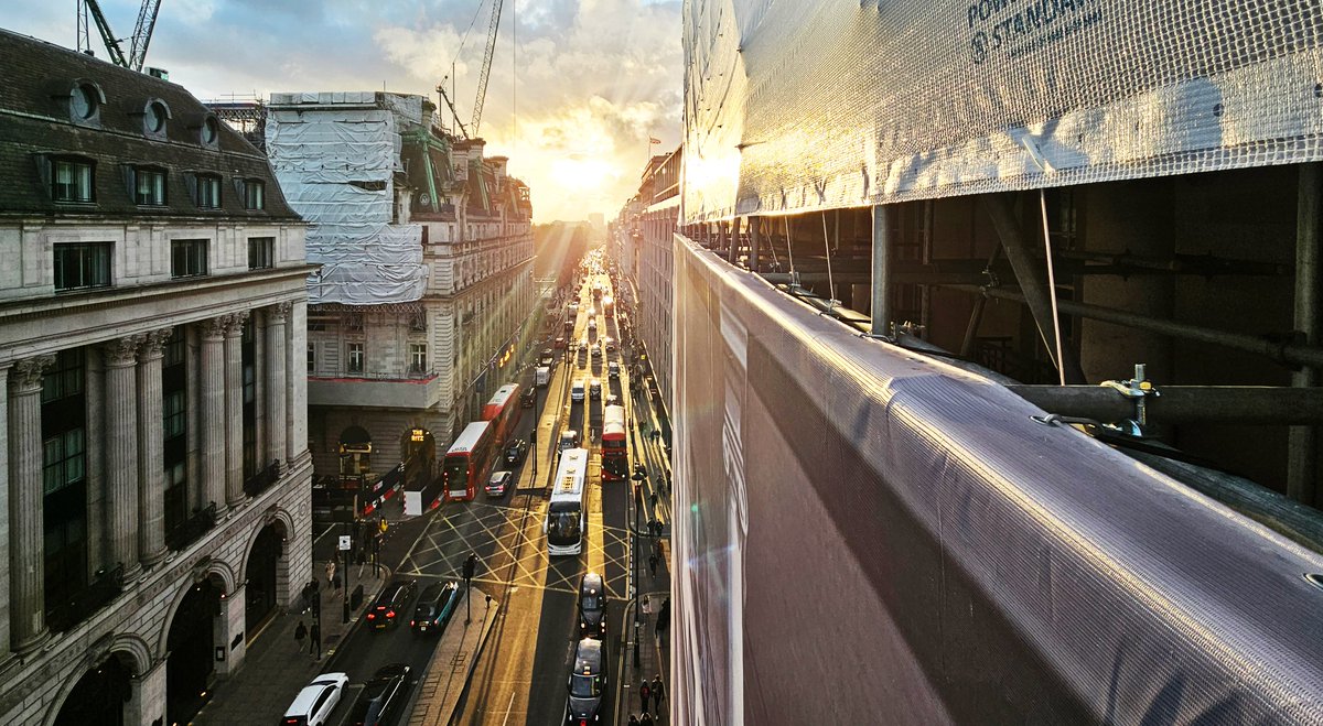 bccsite's tweet photo. Stunning view from the top of our latest project in Piccadilly. 👀
https://t.co/OxkQYeo1N0
#London #Hotel #Construction #Greenpark #Scaffolding #Sunset #Goldenhour https://t.co/N3Z1KroZ2x