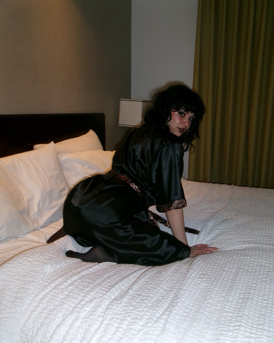 Anaís 💜 tweet media