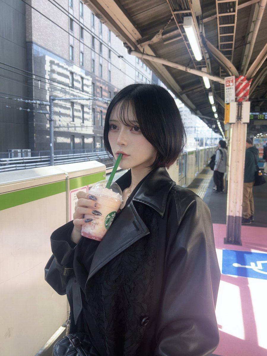 shinkawaruri's tweet photo. 朝日が昇ってもしばらくは一緒にいて https://t.co/H1wi53ySur