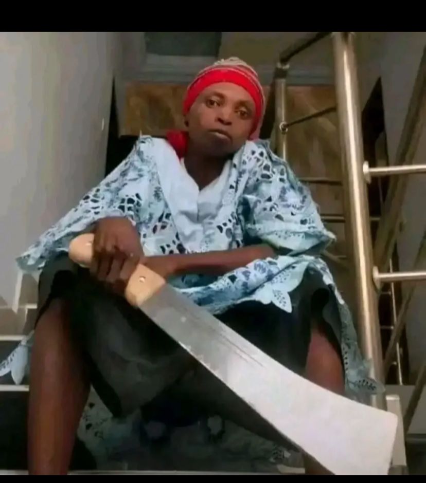 To those who follow only to unfollow later.
I am watching.
Follow for follow folks.