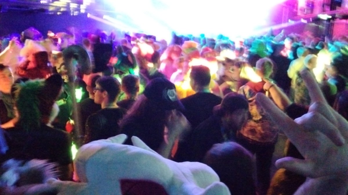 lorens/Лоренс tweet media