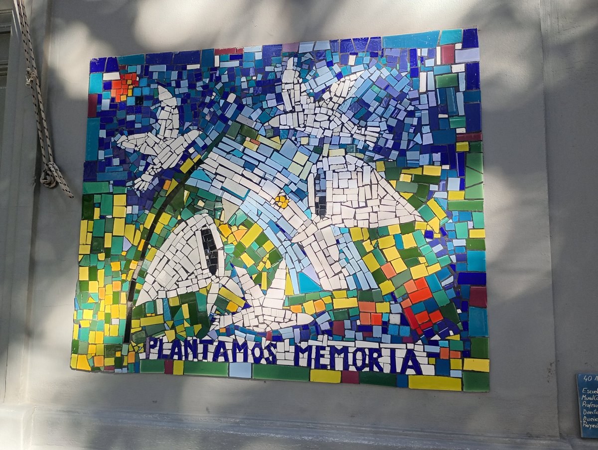 levnina's tweet photo. Cuando será el día que el @gcba @jorgemacri hagan algo con estas cosas en los colegios de #caba ? No sé puede permitir. https://t.co/Gl9oxeSUy0