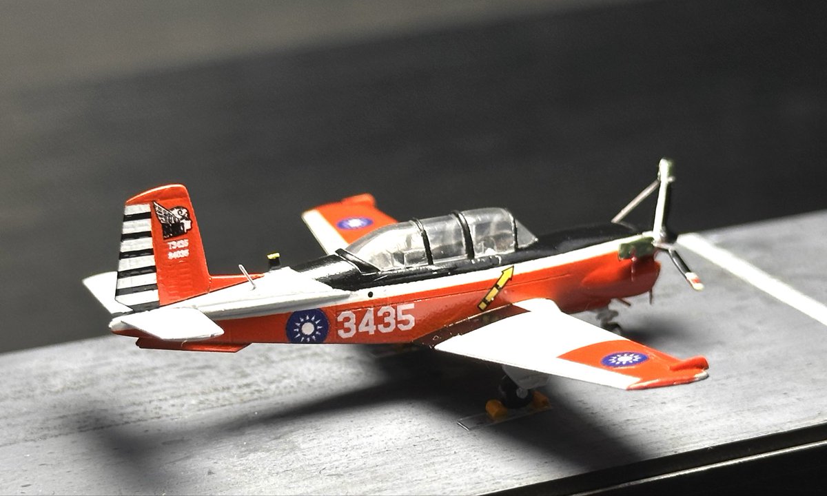 SYJ015's tweet photo. Platz 1/144 Beech T-34C 初級教練機 https://t.co/yzn3JzSByG