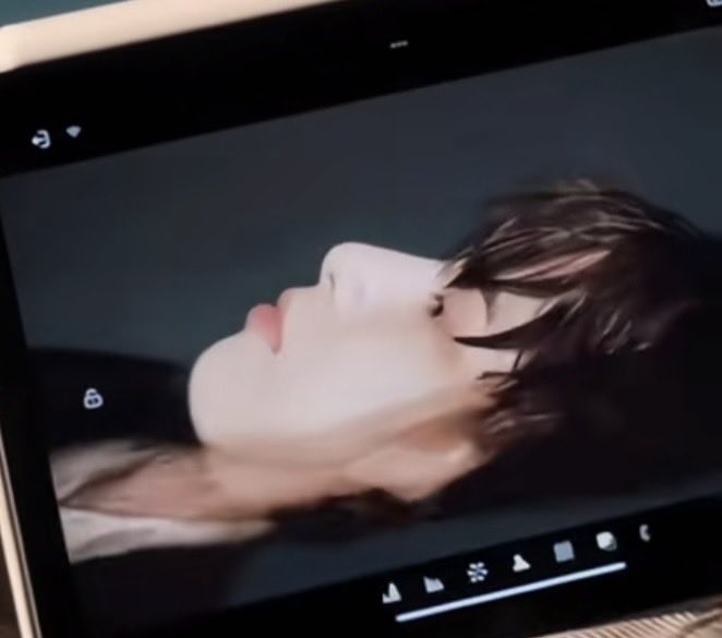 Ang gwapo at tangos ng ilong mo Kyler🥰

#HORI7ON_LUNOD 
#HORI7ON_KYLER 
#HORI7ON 
<a href="/HORI7ONofficial/">HORI7ONofficial</a> 
<a href="/HORI7ON_twt/">HORI7ON member</a>