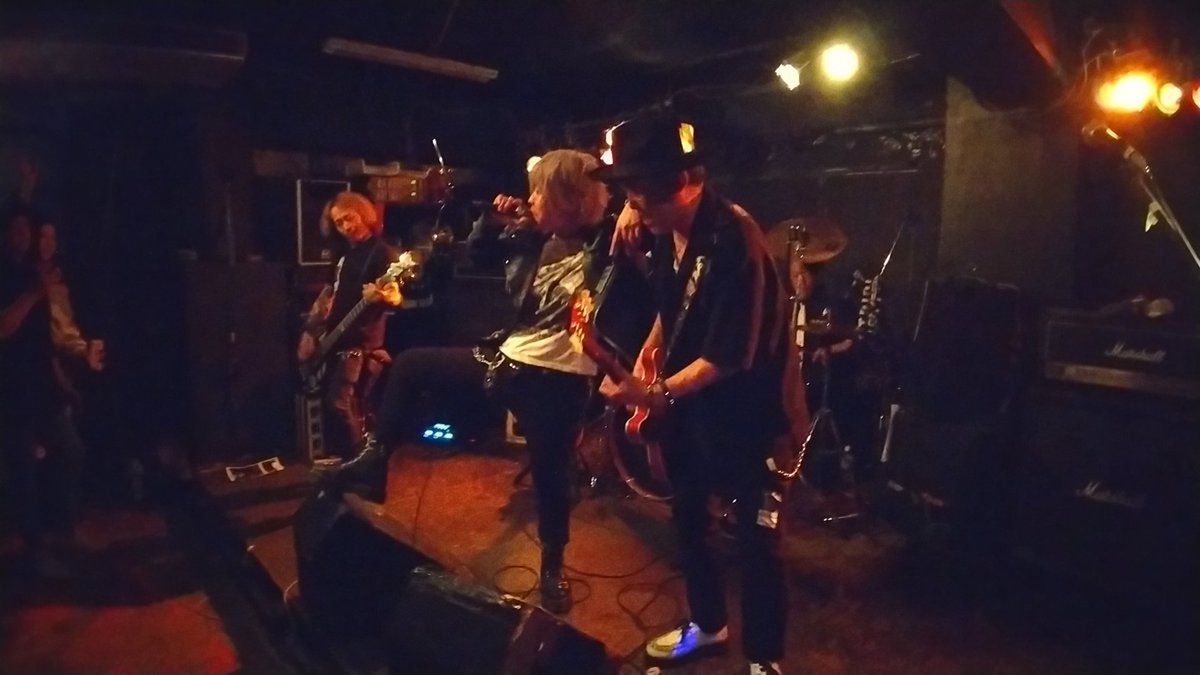 dekin_yoshimune's tweet photo. 今年初の #WorkerBee 
相変わらず銀ちょびさんとだーさんのコンビ、楽しい！
だーさんに年始の挨拶ができてよかった

 #新神楽 https://t.co/uCQcjHW7R9