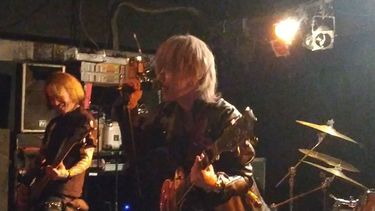 dekin_yoshimune's tweet photo. 今年初の #WorkerBee 
相変わらず銀ちょびさんとだーさんのコンビ、楽しい！
だーさんに年始の挨拶ができてよかった

 #新神楽 https://t.co/uCQcjHW7R9