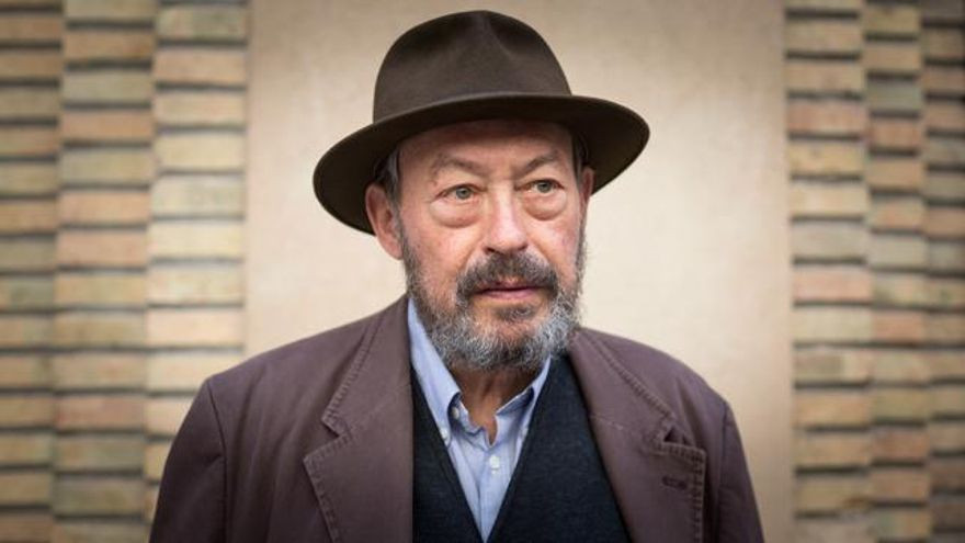 "No entiendo por qué nos aseguraban que cuando llegáramos a viejos seríamos conservadores. Me atrevería a decirles que nunca hemos tenido tantas razones para ser radicales y mandar a esta mierda de trepas a tomar por culo", Gregorio Morán, periodista fallecido hoy a los 79 años.