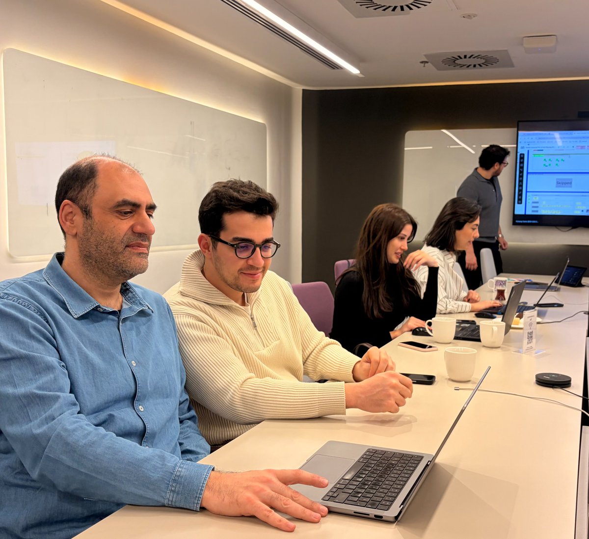 Commencis tweet media