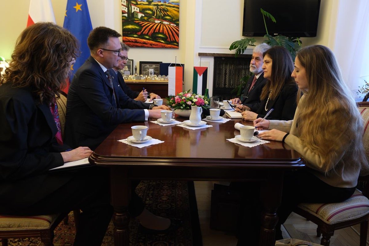 Mahmoud Khalifa tweet media