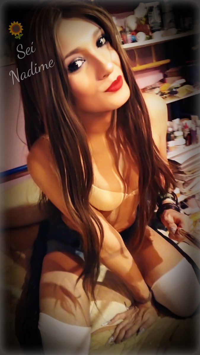 Necesito ser besada durante horas mientras me dicen que soy la mujer más hermosa y maravillosa que han conocido.

🤭🤭🤭

Buenos días 🌄

Abriguense bien, que el frío es polar 🥶🥶🥶 

Bonito inicio de semana ✨🌻💛