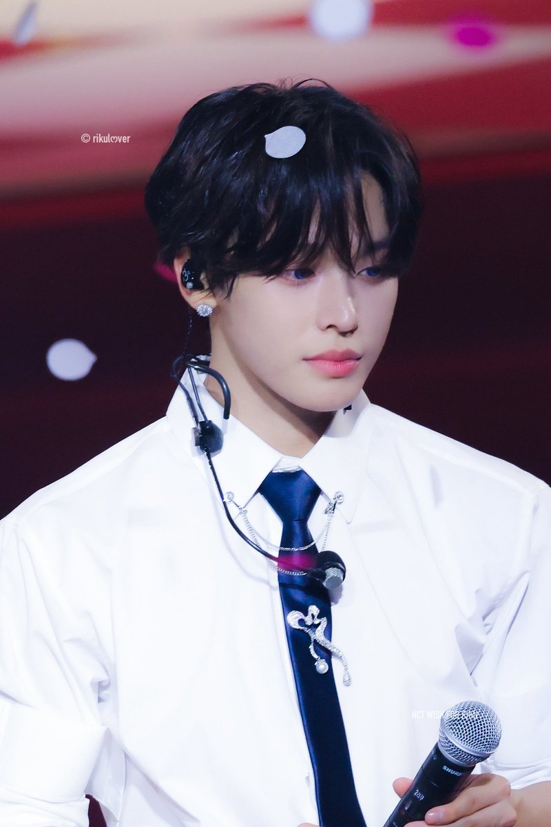 𝘳𝘪𝘬𝘶𝘭𝘰𝘷𝘦𝘳. tweet media