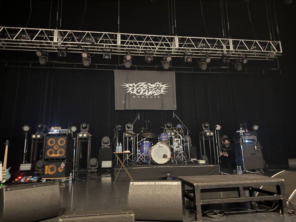 riskycat411's tweet photo. 花冷え。🌸ツアーファイナル Zepp Haneda

進化し続ける花冷え。

トキメキAbout youが化けたなぁ。
いやーいいのよねチカちゃんのドラムソロ☺️
最高のドラマー🥁

福岡から始まり共に無事最後まで駆け抜けれてとってもたのチカった🥁

最後チカちゃん✋ありがと🫶

全通特典の変顔笑った😂

#花冷え。 https://t.co/rALGC3iCWT