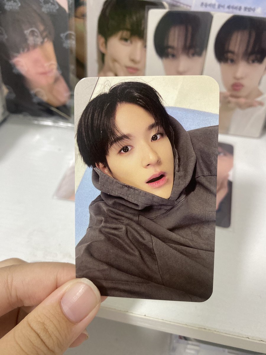 ppraknongnex's tweet photo. พร้อมส่ง ✅

เจโน่ฮู้ด มีตำหนิตามภาพค้าบ ไม่ส่องไฟเห็นไม่เห็นตำหนิ

—— 120 shipping 30 

ขอดูเพิ่มเติมได้ค่า 

#ตลาดนัดnct  #ตลาดนัดnctdream https://t.co/fRrlNiSYAd