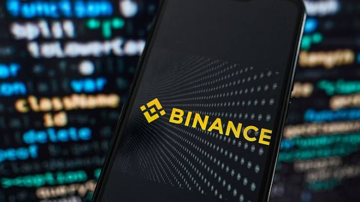 liputancrypto's tweet photo. BREAKING : Binance menyatakan bahwa mereka telah memperkuat kontrol kepatuhan dan sanksi, dengan melaporkan bahwa eksposur terkait sanksi turun dari 0,284% dari total volume pada Januari 2024 menjadi 0,009% pada Juli 2025. 

Perusahaan ini mempekerjakan lebih dari 1.500 staf dalam peran yang berkaitan dengan kepatuhan, memiliki lisensi di 20 yurisdiksi, serta bekerja sama dengan aparat penegak hukum.