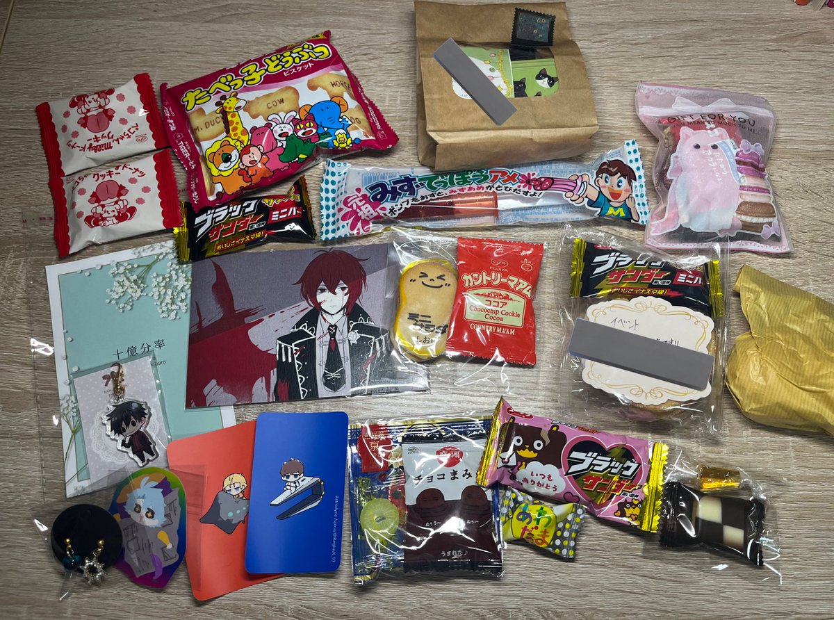 CC福岡お疲れ様でした！ 戦利品と頂いたお菓子諸々です💕沢山