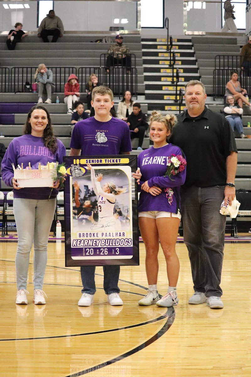 BPaalhar's tweet photo. A successful senior night ✅1k points
#AGTG #seniornight #1kpoints #kmo @KHSGirlsHoops https://t.co/ZdWc4SMSAy