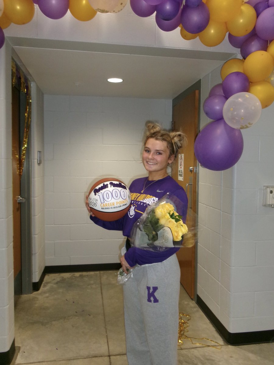 BPaalhar's tweet photo. A successful senior night ✅1k points
#AGTG #seniornight #1kpoints #kmo @KHSGirlsHoops https://t.co/ZdWc4SMSAy