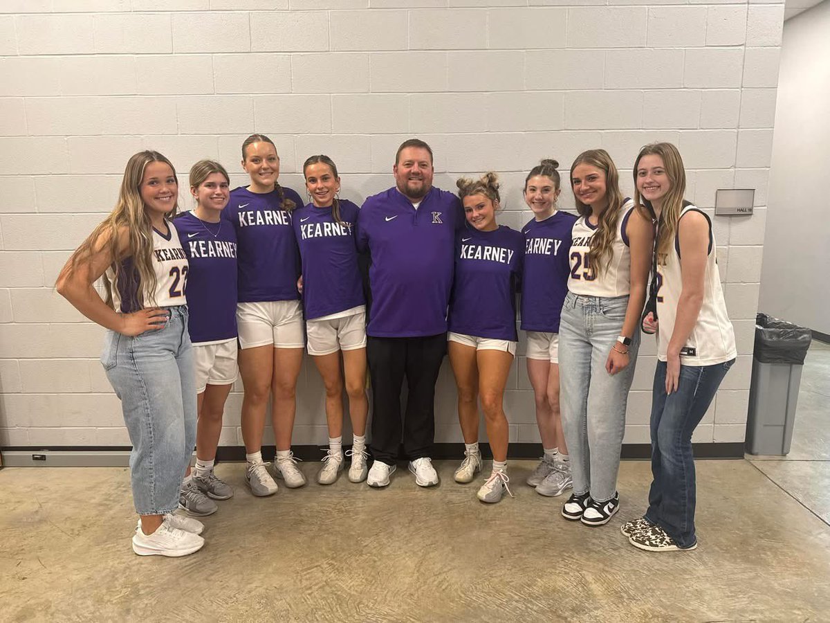 BPaalhar's tweet photo. A successful senior night ✅1k points
#AGTG #seniornight #1kpoints #kmo @KHSGirlsHoops https://t.co/ZdWc4SMSAy