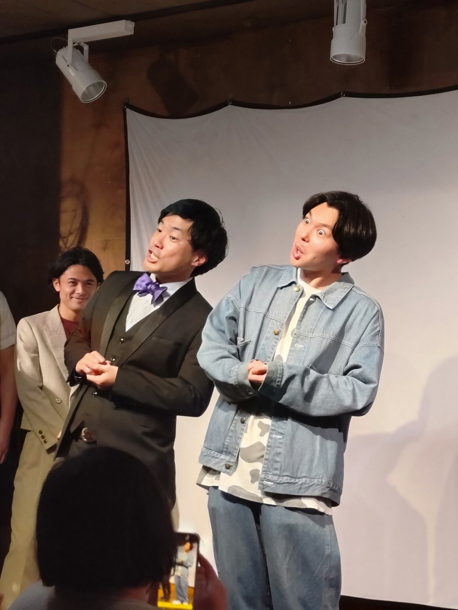 月曜夜のネタと企画のライブ
今月も面白かったー☺️

お嬢も珍しく一緒だったけど
ハイプライドとハルヨが面白かったて。

魂ずとウイーンポーズでチェキ撮れた。
恥ずかしかったけど今日はこれでしょ。

メアリとグリーンランプの誤差1秒はカッコ良かったなぁ♥️