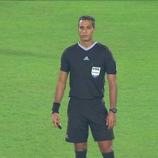 احصائيه كارثيه لامين عمر مع الاهلى 
حكم للاهلى 25 مباراه 
الاهلى لم يهزم نهائيا مع امين عمر
مفيش حالة طرد على الاهلى
مفيش ضربة جزاء على الاهلى
ملغاش هدف للاهلى
لغى 7 اهداف للخصم ضد الاهلى

حسب 8 ضربات جزاء للاهلى
تغاضى عن 9 ضربات جزاء صحيحه لصالح الفرق الاخرى

By/ ماهر عبدالعزيز