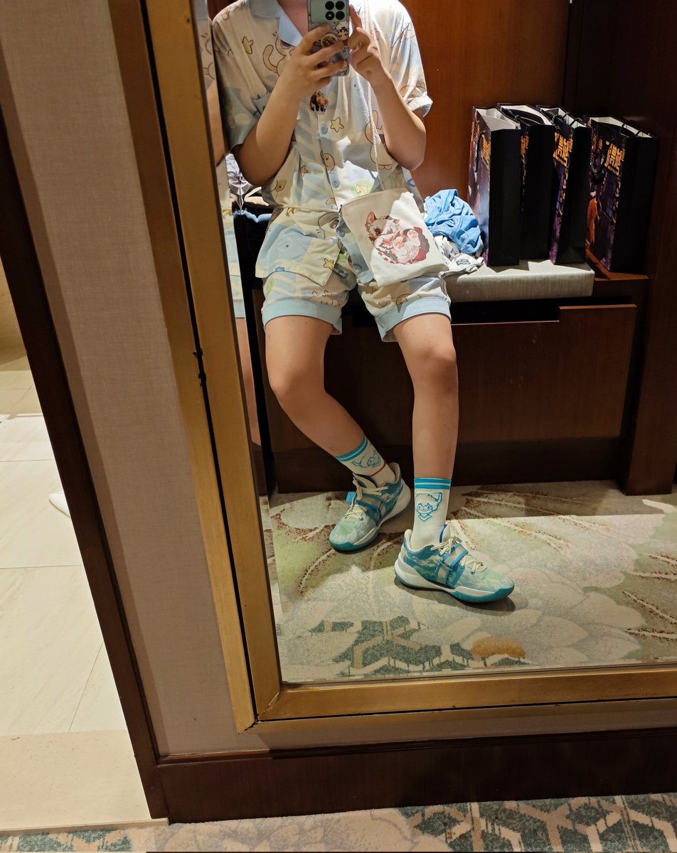 皮皮伦→? tweet media