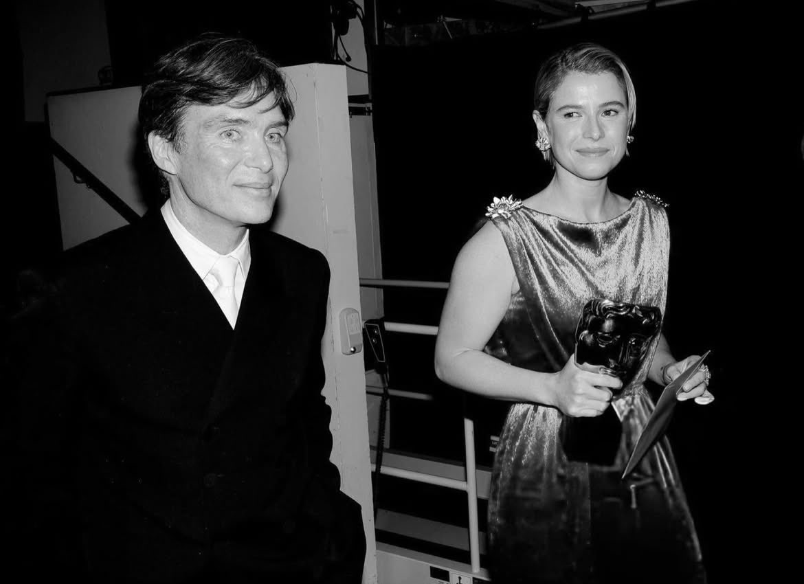 HenryMcKean's tweet image. 150K Irish born people live in London &amp;amp; another 1m have Irish heritage. Young Irish are flocking to London including Jessie Buckley &amp;amp; Paul Mescal. We met people connected to the London Irish Centre &amp;amp; young &amp;amp; old Irish outside Twickenham #6Nations  🏉 . @SeanMoncrieff @NewstalkFM