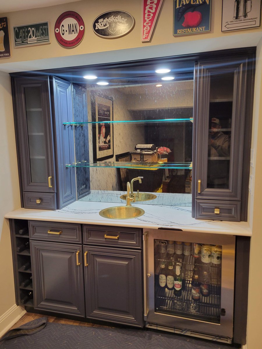 abcglassinc's tweet image. Step up your home bar game with stunning mirrors and glass shelving from ABC Glass and Mirror! 🥂✨ Our designs not only enhance the style of your space but also create a functional area for your favorite drinks. Call us at 703-257-7150 today! 🍹 #HomeBarGoals
