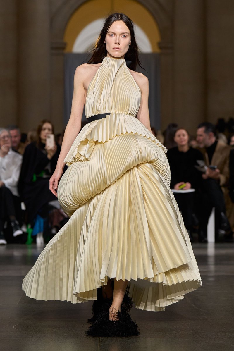 Lessie 🪐 tweet media