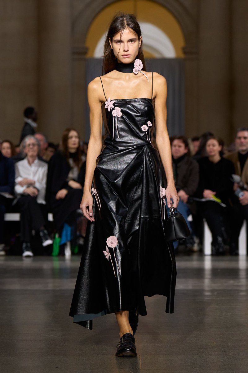 Lessie 🪐 tweet media