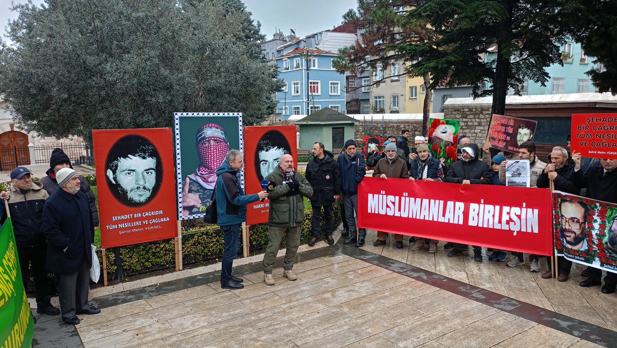 Akincilar1975's tweet photo. Şehidimiz Metin Yüksel’i Şehadetinin 47. Yılında Rahmetle andık. Şehidimiz ve tüm İslam coğrafyasında şehid olan yiğitlerimizle Ahit tazeledik. Rabbim bizleri onların yolundan yürüyen ve ömrünü şehadetle taçlandırarak Rabbine geri dönecek kullarından kılsın. https://t.co/xsHOzhuRTu