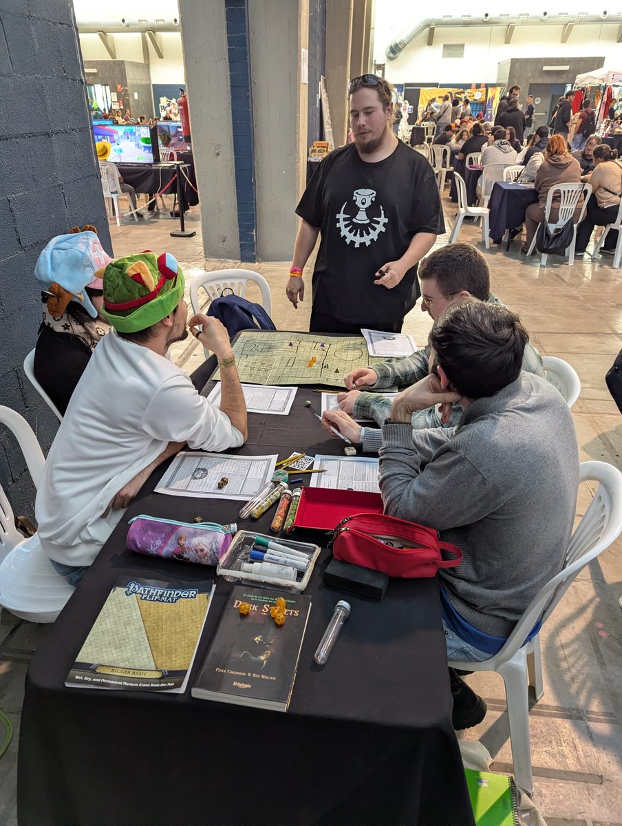 Rol ad Lvdicrvm tweet media