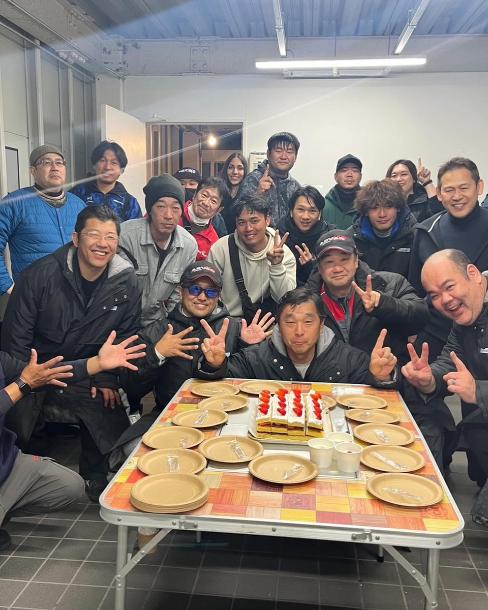 kaoruugogo's tweet photo. K4-GPにレーシングチーム本宮様から参戦させていただきました！
黒澤琢弥選手と急遽走らせていただくことになり緊張もありましたがクラス優勝🏆
総合3位！という結果をチームの関係者の皆様のお陰で持ち帰ることができました！
ありがとうございました！
#K4GP
#富士スピードウェイ https://t.co/9ayNkHPsgU