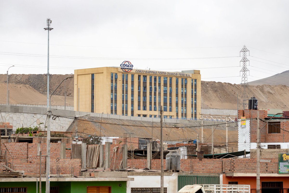 Gloriaziegler's tweet photo. 💰Cosco Shipping, propietaria del #MegapuertoChancay, fue sancionada con más de S/733.000 por no implementar una estructura artificial —geotubos—adecuada para evitar la erosión de las playas del norte de la bahía ni cumplir con plazos.🧶
📷@saqra_lima
👉🏼https://t.co/GjqQn2XOvz👈🏼 https://t.co/tQpJNHHl3V